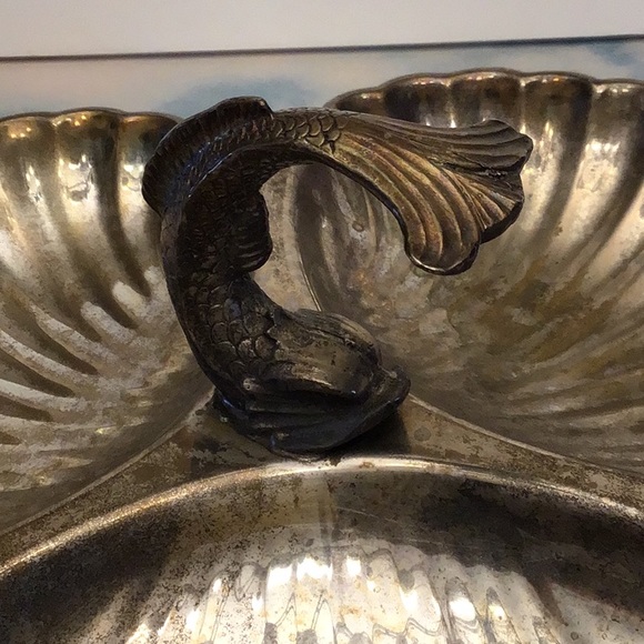 Vintage silver colored metal, three part seashell serving dish with fish motif - Picture 2 of 7